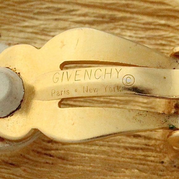 Vintage Givenchy Clip On Earrings 4G Logo Brushed Satin Gold Tone Signed - Picture 4 of 5